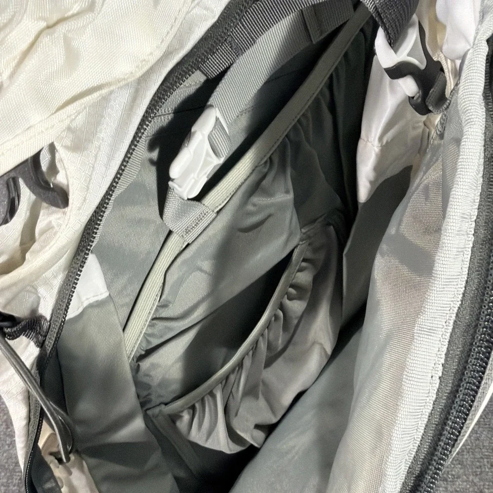 Osprey Karve 6 Backpack H2O Gray & White Sports Hiking